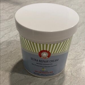 First Aid beauty Ultra Repair Cream